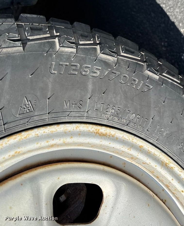 image for item ED2220 2017 RAM 1500 Crew Cab pickup truck