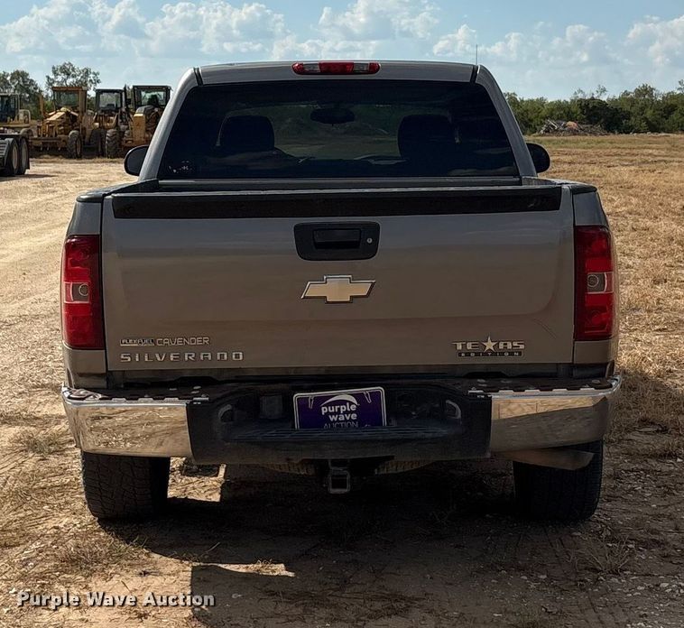 image for item ED5869 2009 Chevrolet Silverado 1500 Crew Cab pickup truck