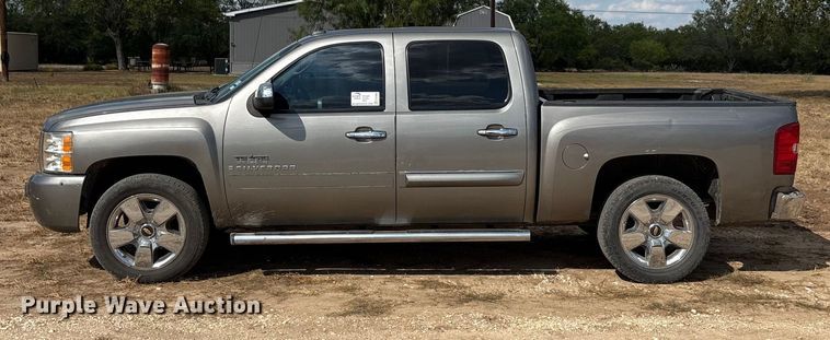 image for item ED5869 2009 Chevrolet Silverado 1500 Crew Cab pickup truck