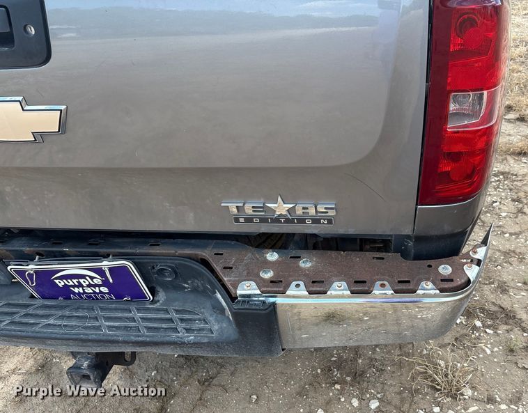 image for item ED5869 2009 Chevrolet Silverado 1500 Crew Cab pickup truck