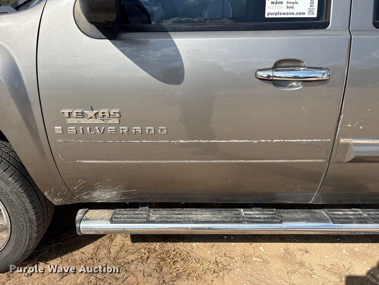 image for item ED5869 2009 Chevrolet Silverado 1500 Crew Cab pickup truck