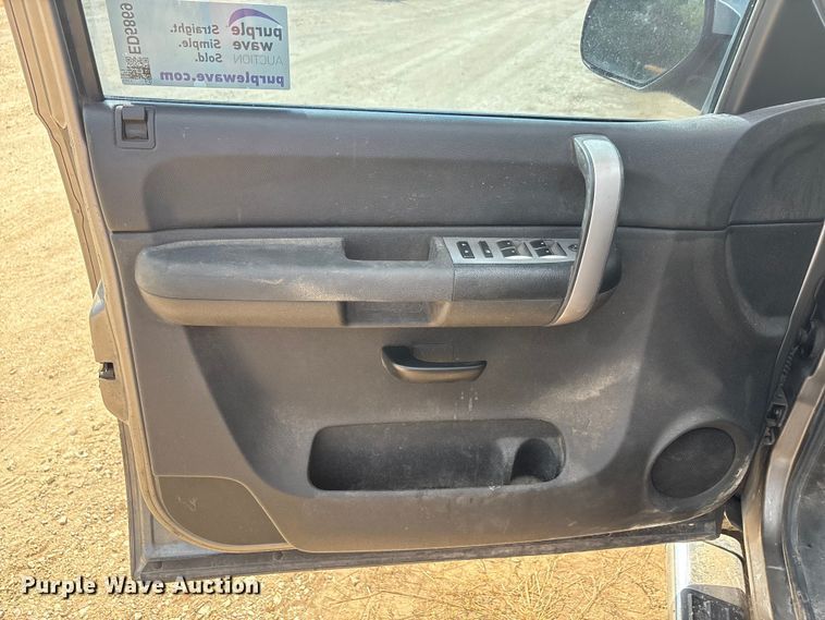 image for item ED5869 2009 Chevrolet Silverado 1500 Crew Cab pickup truck