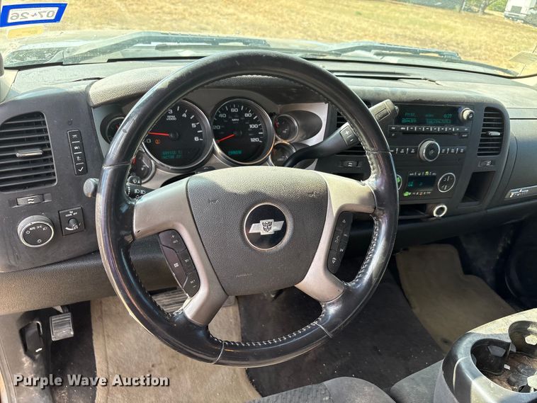 image for item ED5869 2009 Chevrolet Silverado 1500 Crew Cab pickup truck