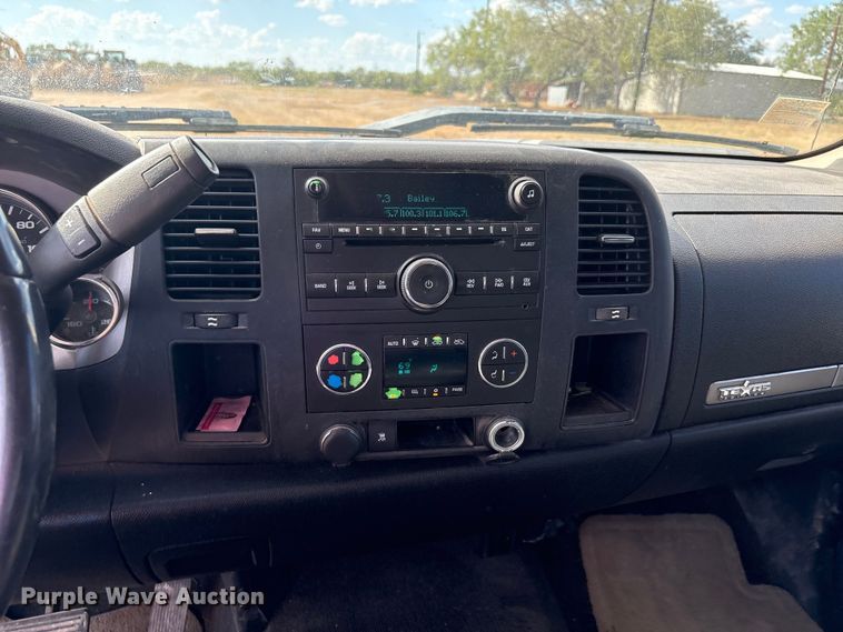 image for item ED5869 2009 Chevrolet Silverado 1500 Crew Cab pickup truck