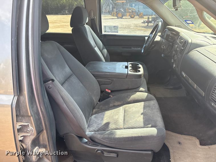 image for item ED5869 2009 Chevrolet Silverado 1500 Crew Cab pickup truck