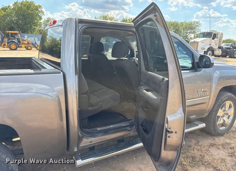 image for item ED5869 2009 Chevrolet Silverado 1500 Crew Cab pickup truck