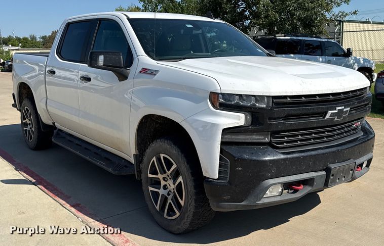 image for item ED5884 2020 Chevrolet Silverado 1500 LT Crew Cab pickup truck