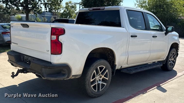 image for item ED5884 2020 Chevrolet Silverado 1500 LT Crew Cab pickup truck