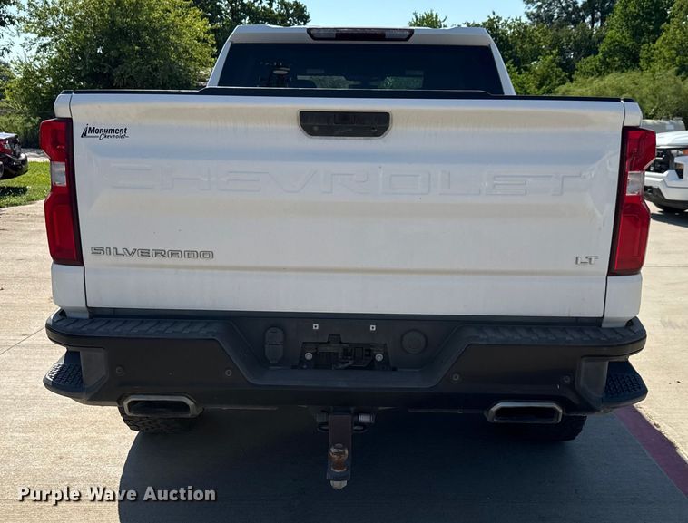 image for item ED5884 2020 Chevrolet Silverado 1500 LT Crew Cab pickup truck