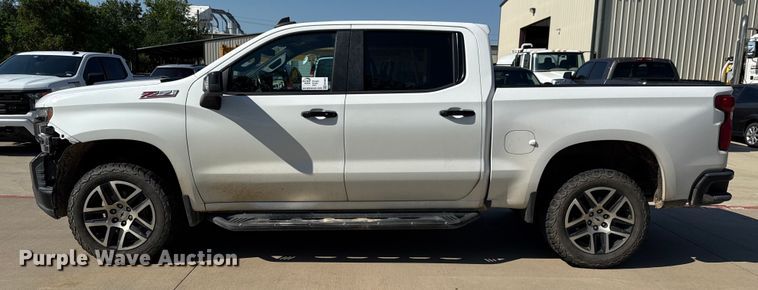 image for item ED5884 2020 Chevrolet Silverado 1500 LT Crew Cab pickup truck