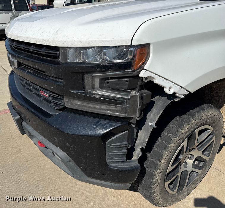 image for item ED5884 2020 Chevrolet Silverado 1500 LT Crew Cab pickup truck