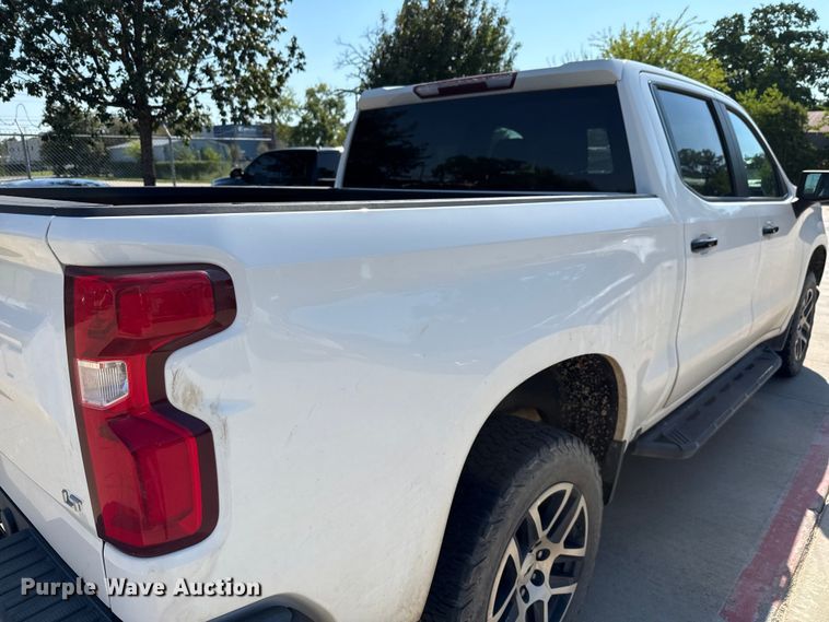 image for item ED5884 2020 Chevrolet Silverado 1500 LT Crew Cab pickup truck