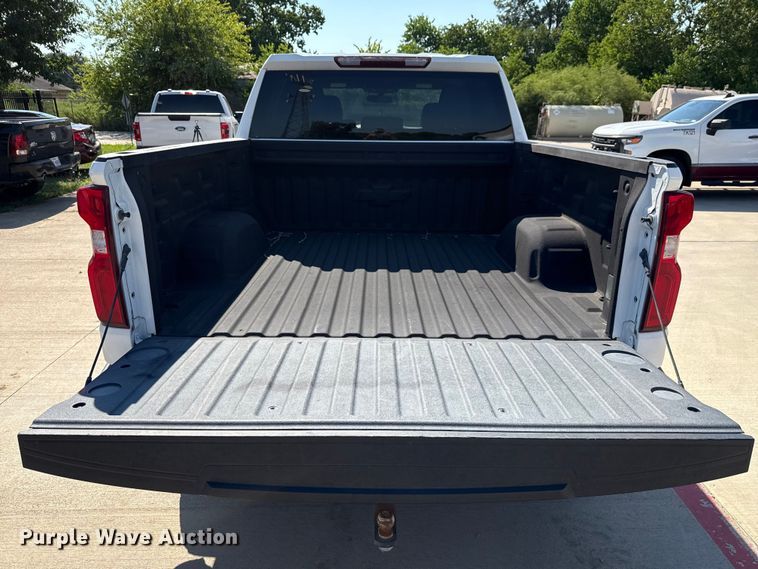 image for item ED5884 2020 Chevrolet Silverado 1500 LT Crew Cab pickup truck