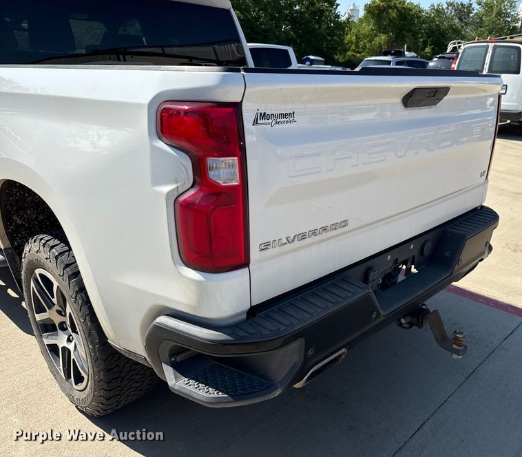 image for item ED5884 2020 Chevrolet Silverado 1500 LT Crew Cab pickup truck