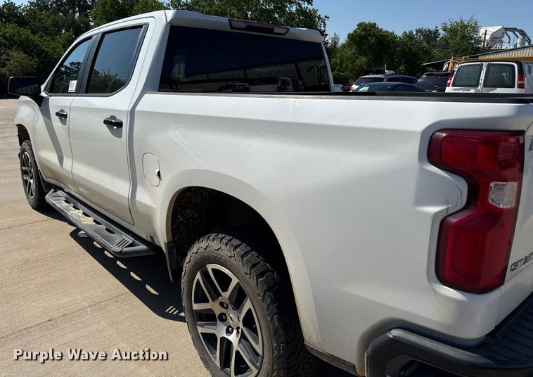 image for item ED5884 2020 Chevrolet Silverado 1500 LT Crew Cab pickup truck