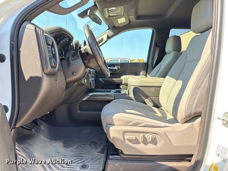 image for item ED5884 2020 Chevrolet Silverado 1500 LT Crew Cab pickup truck