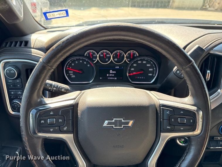 image for item ED5884 2020 Chevrolet Silverado 1500 LT Crew Cab pickup truck