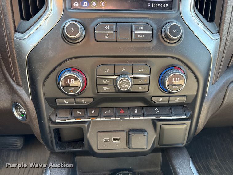 image for item ED5884 2020 Chevrolet Silverado 1500 LT Crew Cab pickup truck