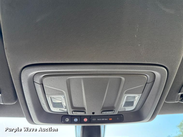 image for item ED5884 2020 Chevrolet Silverado 1500 LT Crew Cab pickup truck