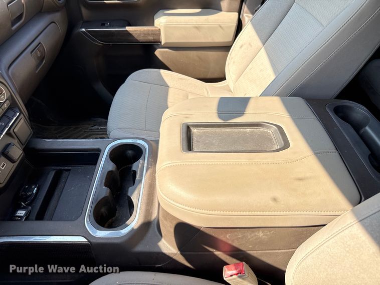 image for item ED5884 2020 Chevrolet Silverado 1500 LT Crew Cab pickup truck