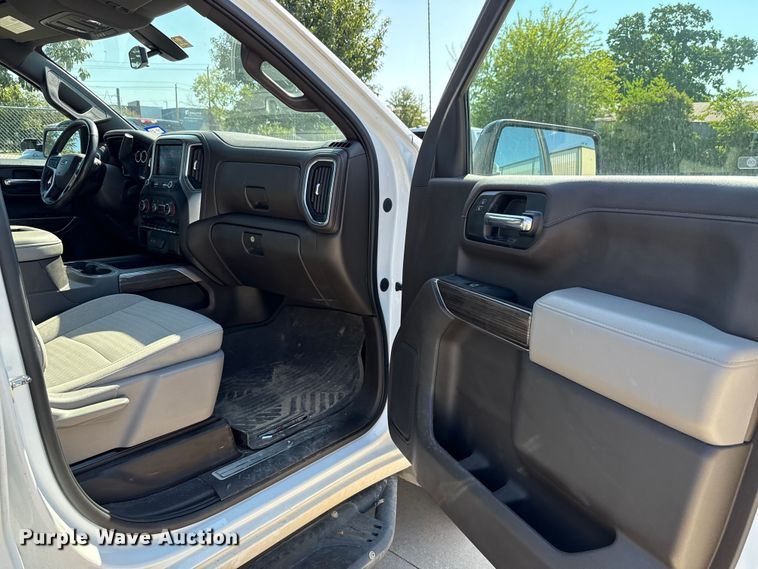 image for item ED5884 2020 Chevrolet Silverado 1500 LT Crew Cab pickup truck