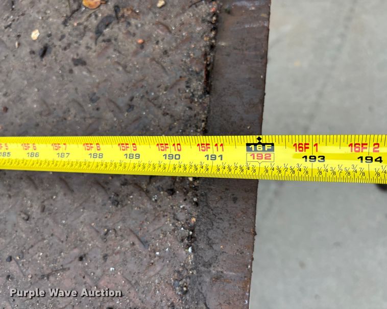 image for item EE3953 2004 Ford F650 Super Duty dump flatbed truck