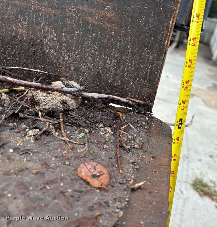 image for item EE3953 2004 Ford F650 Super Duty dump flatbed truck