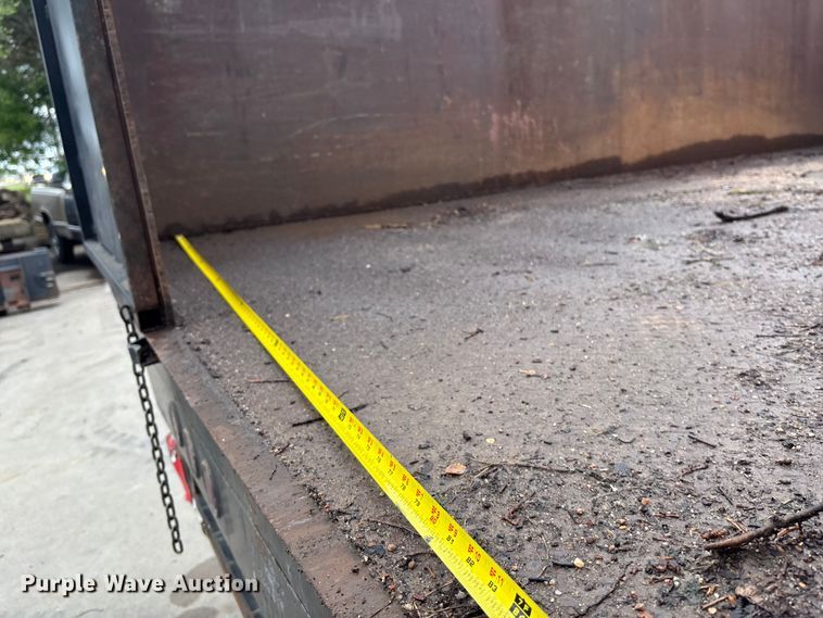 image for item EE3953 2004 Ford F650 Super Duty dump flatbed truck