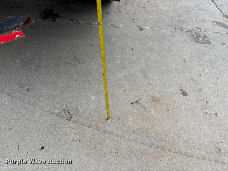 image for item EE3953 2004 Ford F650 Super Duty dump flatbed truck