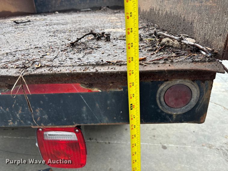 image for item EE3953 2004 Ford F650 Super Duty dump flatbed truck