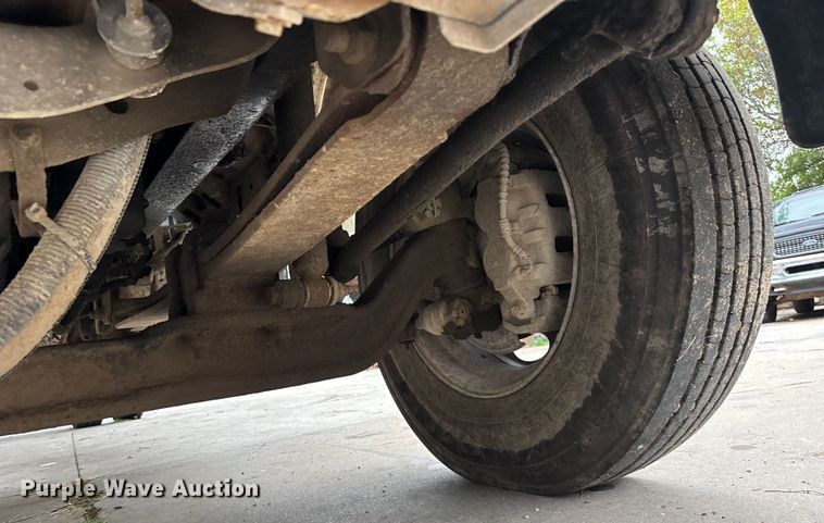 image for item EE3953 2004 Ford F650 Super Duty dump flatbed truck