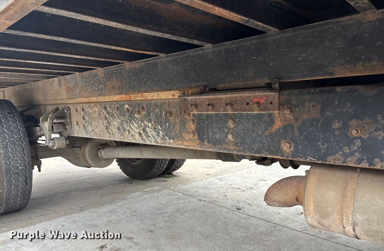 image for item EE3953 2004 Ford F650 Super Duty dump flatbed truck