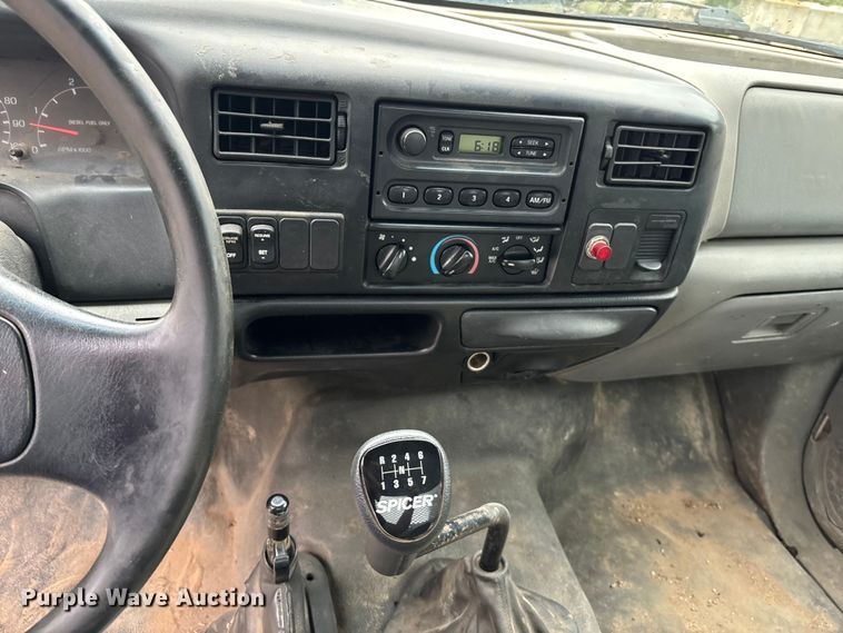 image for item EE3953 2004 Ford F650 Super Duty dump flatbed truck