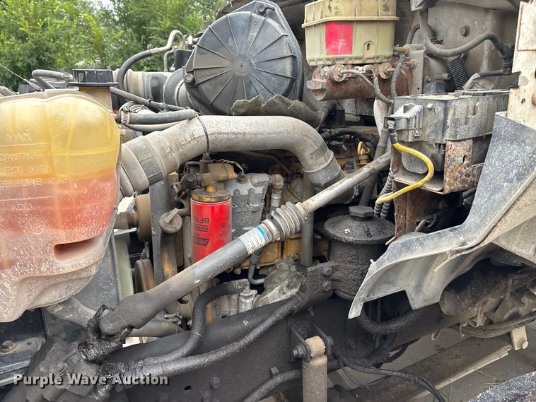 image for item EE3953 2004 Ford F650 Super Duty dump flatbed truck