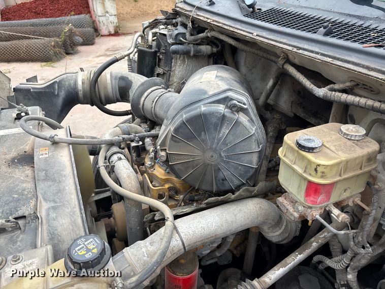 image for item EE3953 2004 Ford F650 Super Duty dump flatbed truck