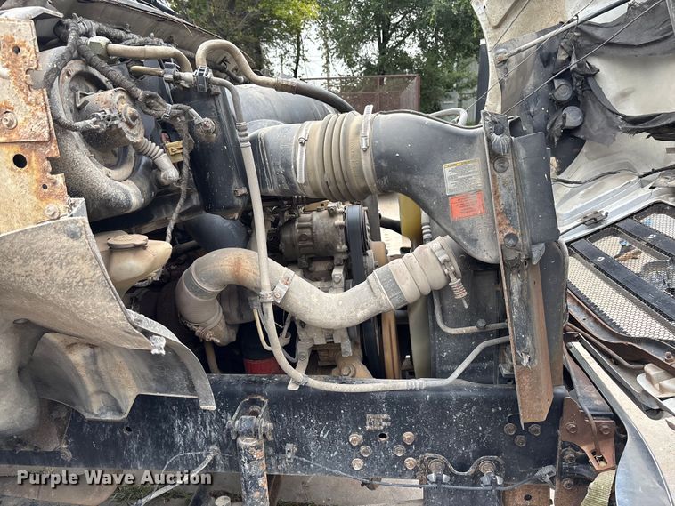 image for item EE3953 2004 Ford F650 Super Duty dump flatbed truck