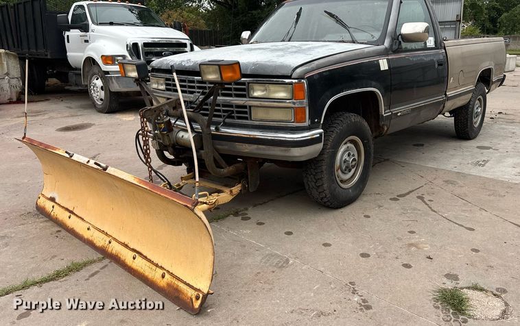 image for item EE3954 1991 Chevrolet K 2500 pickup truck