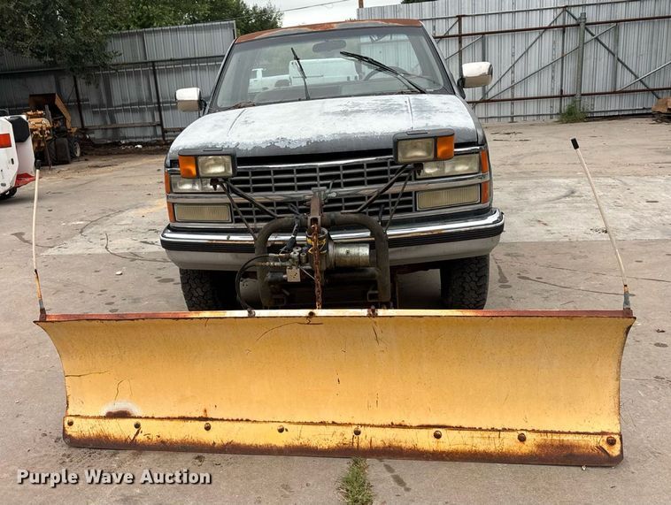 image for item EE3954 1991 Chevrolet K 2500 pickup truck