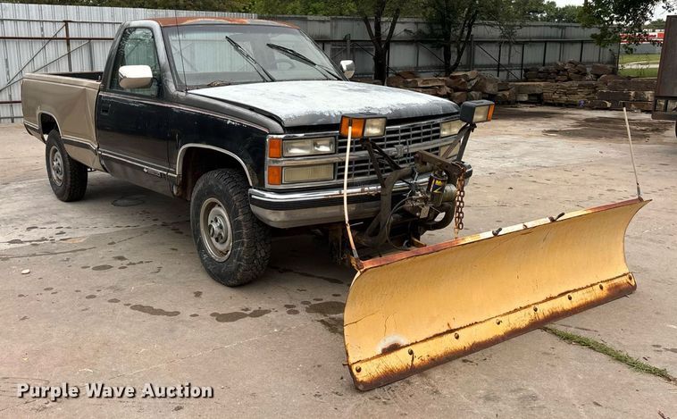 image for item EE3954 1991 Chevrolet K 2500 pickup truck