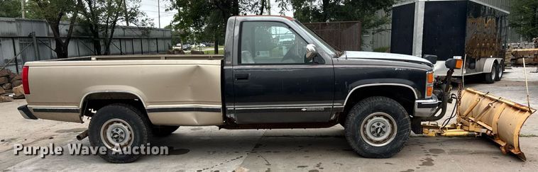 image for item EE3954 1991 Chevrolet K 2500 pickup truck