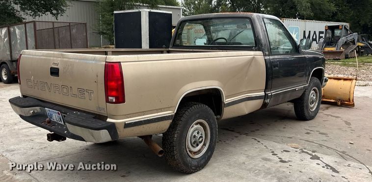 image for item EE3954 1991 Chevrolet K 2500 pickup truck