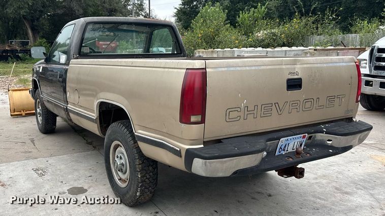 image for item EE3954 1991 Chevrolet K 2500 pickup truck