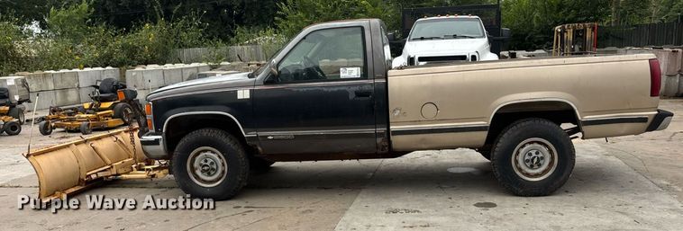 image for item EE3954 1991 Chevrolet K 2500 pickup truck