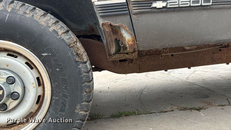 image for item EE3954 1991 Chevrolet K 2500 pickup truck