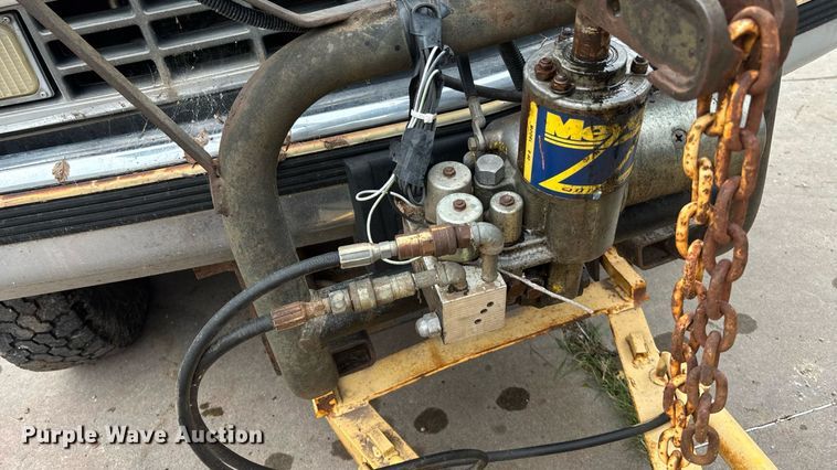 image for item EE3954 1991 Chevrolet K 2500 pickup truck