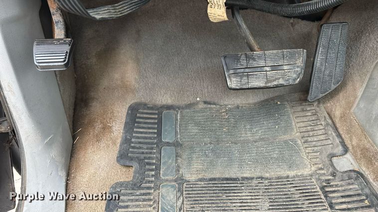 image for item EE3954 1991 Chevrolet K 2500 pickup truck