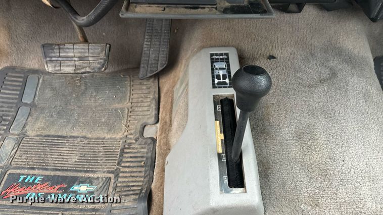 image for item EE3954 1991 Chevrolet K 2500 pickup truck