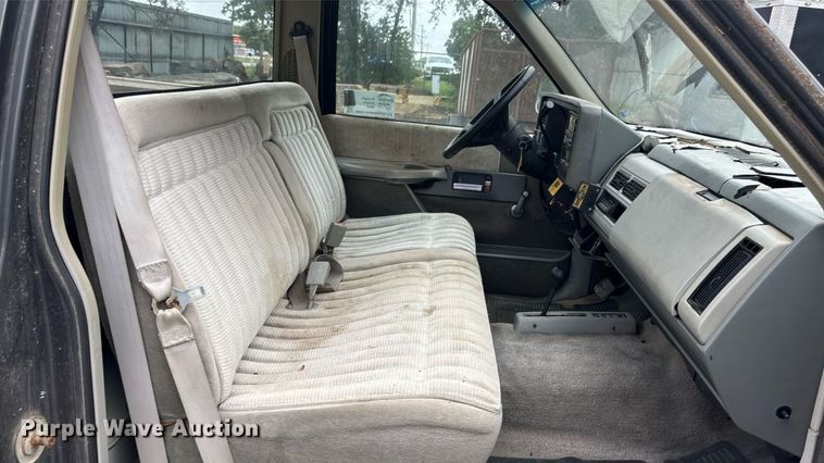 image for item EE3954 1991 Chevrolet K 2500 pickup truck