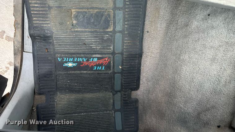 image for item EE3954 1991 Chevrolet K 2500 pickup truck