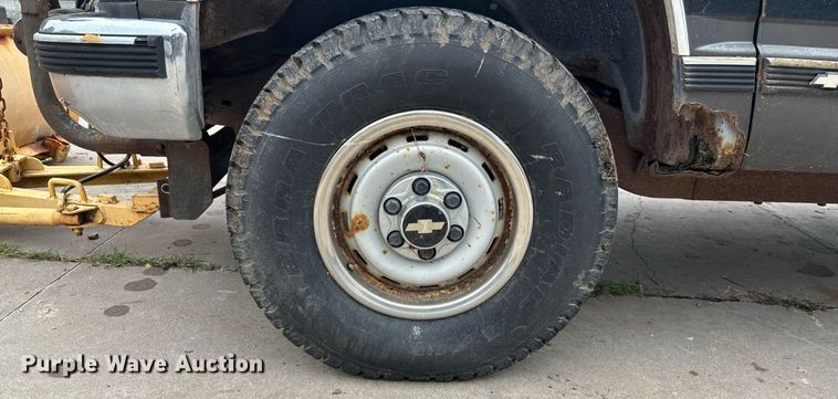 image for item EE3954 1991 Chevrolet K 2500 pickup truck